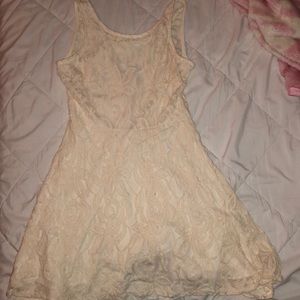 LACE CREAM SHORT DRESS